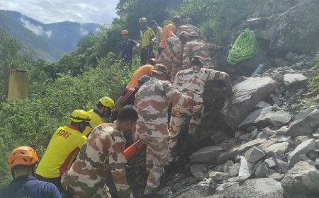 बदरीनाथ हाईवे पर हादसा: दो लोगों की मौत, कई लापता; राहत कार्य जारी