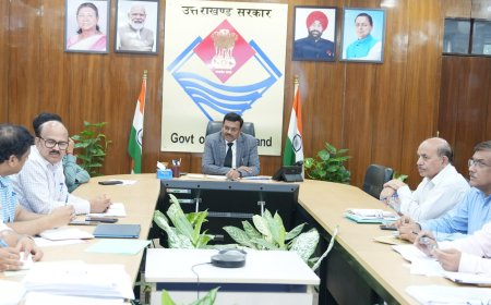 यूपीसीएल को 3 से 5 वर्षों की कार्ययोजना के निर्देश: ऊर्जा वितरण में सुधार की दिशा में कदम
