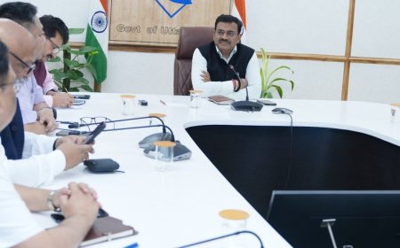 Dehradun: मुख्य सचिव आनंद बर्धन की अध्यक्षता में सचिव स्तर की बैठक, सभी विभाग अपने बेस्ट प्रैक्टिसेज का प्रेजेंटेशन दें