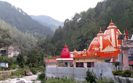 उत्तराखंड: श्री कैंचीधाम मंदिर ट्रस्ट ने मुख्यमंत्री राहत कोष में 2.5 करोड़ की धन राशि प्रदान की