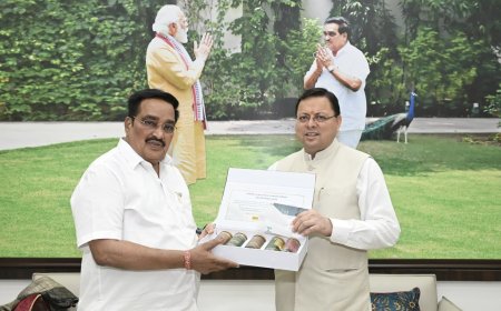 उत्तराखंड में जल विद्युत परियोजनाओं के लिए सी.आर. पाटिल से मिले सीएम धामी, आर्थिक विकास का किया अनुरोध