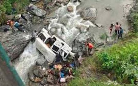 पिथौरागढ़ दुर्घटना: पीएम मोदी ने शोक व्यक्त किया, 8 की मौत