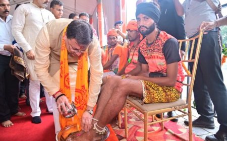 मुख्यमंत्री पुष्कर सिंह धामी ने कांवड़ियों का स्वागत करते हुए धार्मिक आस्था का किया सम्मान