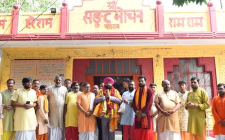 उत्तराखंड के राज्यपाल गुरमीत सिंह ने हनुमान सेतु मंदिर में किए दर्शन और पूजन, प्रदेश की समृद्धि की कामना