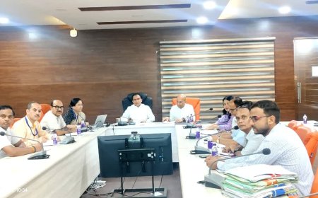 दून विश्वविद्यालय में स्थापित होगा हिंदू अध्ययन केंद्र: भारतीय दर्शन को बढ़ावा देने की दिशा में एक नई पहल