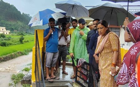 Uttarakhand Cloud Burst: रेखा आर्या ने सोमेश्वर के आपदाग्रस्त क्षेत्रों का किया निरीक्षण, अधिकारियों को तात्कालिक सहायता का निर्देश