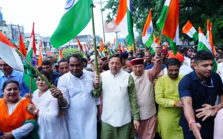 देहरादून की सड़कों पर आयोजित तिरंगा यात्रा, सीएम धामी ने किया प्रेरणादायक नेतृत्व