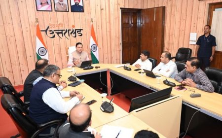 मुख्यमंत्री पुष्कर सिंह धामी ने राहत और बचाव कार्यों में तेजी लाने के लिए जिलाधिकारियों से की बातचीत