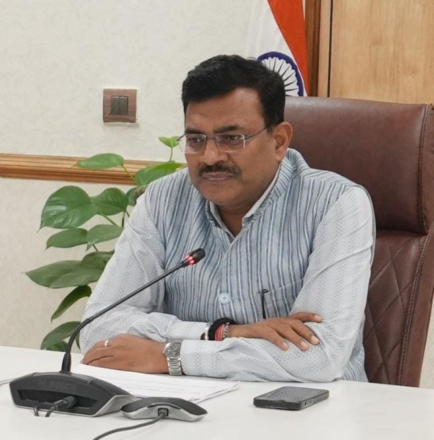 गंगा के संरक्षण और कायाकल्प के लिए किए जा रहे सभी कार्यों को समयबद्ध तरीके से पूर्ण करेंः सीएस