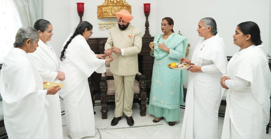 Dehradun:-प्रजापिता ब्रह्मकुमारी ईश्वरीय विश्वविद्यालय की बहनों,एसओएस चिल्ड्रन विलेज भीमताल,सेपियंस स्कूल विकासनगर तथा हिंदुस्तान स्काउट्स एवं गाइड की छात्राओं ने राज्यपाल गुरमीत सिंह को राखी बांधकर दी शुभकामनाएं