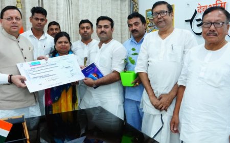 Dehradun: सत्संग संस्था ने आपदा राहत में CM धामी को दिए ₹1 करोड़, सामाजिक जिम्मेदारी की मिसाल