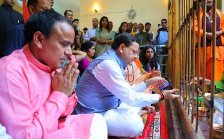 धारी देवी मंदिर पहुंचे सीएम धामी, आपदा के समय मां से मांगी मदद, श्रद्धालु हुए भावुक