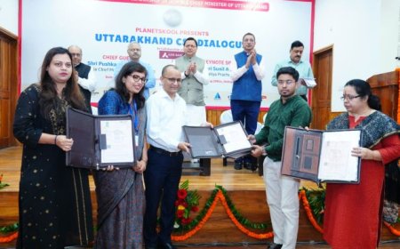 मुख्यमंत्री धामी ने आदर्श प्राथमिक विद्यालय में डिजिटल क्लासरूम का शुभारंभ किया