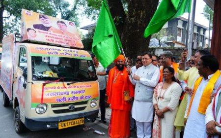 मुख्यमंत्री पुष्कर सिंह धामी ने रवाना किया बहुउद्देशीय शिविर रथ