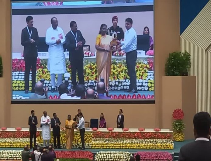 PM JANMAN YOJANA : उधम सिंह नगर के डीएम को राष्ट्रपति ने किया सम्मानित, जानिये वजह