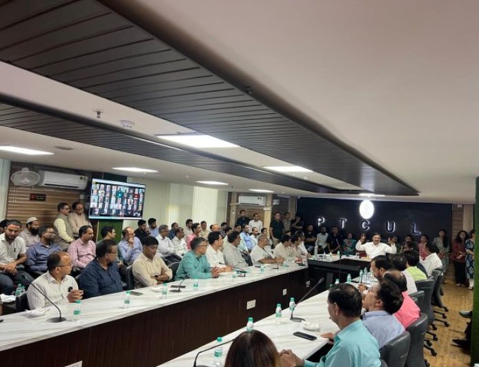 पिटकुल एमडी पी0सी0 ध्यानी ने समस्त कार्मिकों को धनतेरस, दीपावली, गोवर्द्धन पूजा एवं भाई दूज की शुभकामानाएं दी