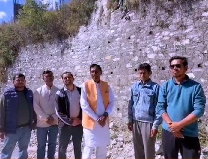 देखें वीडियो:भाजपा विधायक बिशन सिंह चुफाल का बड़ा बयान उत्तराखंड में जो काम तीन महिने में होने थे वह तीन साल में नहीं हो रहे हैं पूरे