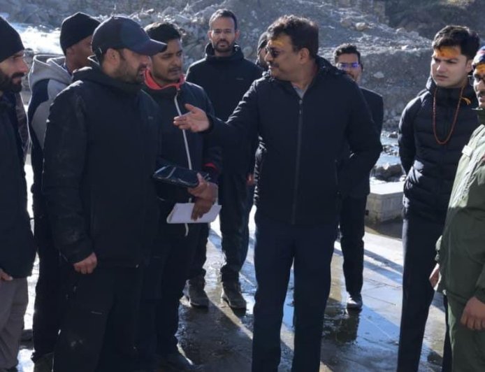 Uttarakhand:-मुख्य सचिव आनन्द बर्द्धन ने केदारनाथ यात्रा व्यवस्थाओं का लिया जायजा,पुनर्निर्माण कार्यों और यात्रियों की सुविधाओं का किया निरीक्षण