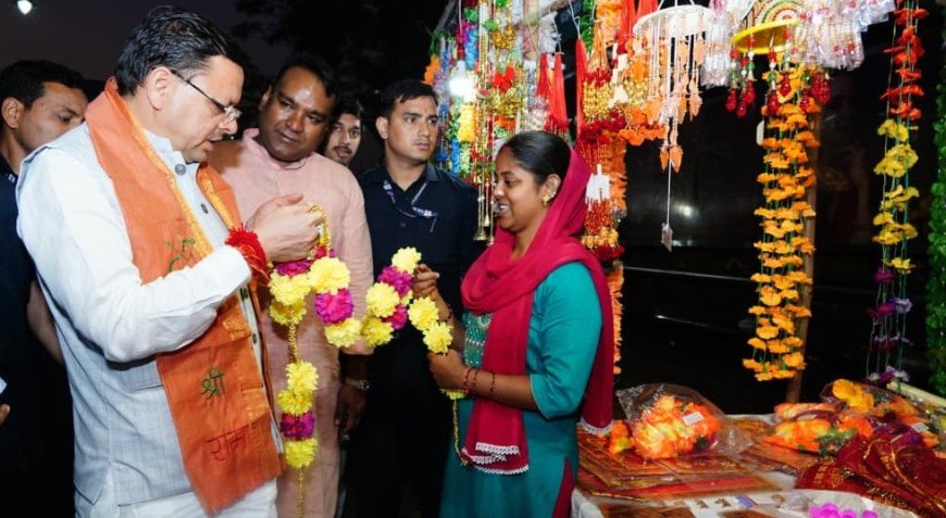 Diwali 2025:-मुख्यमंत्री पुष्कर धामी ने चकराता रोड स्थित स्थानीय दुकानों से की दीपावली की खरीदारी,स्वदेशी उत्पादों को बढ़ावा देने का दिया संदेश