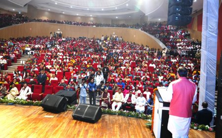 मुख्यमंत्री धामी ने किया हिमालय निनाद उत्सव में प्रतिभाग, अस्वस्थ्स कलाकारों की मासिक पेंशन में की तीन हजार की बढ़ोतरी