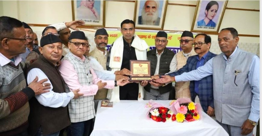 डीएम देहरादून सविन बंसल ने बनाई अपने बेहतरीन कार्यों से लोकप्रिय पहचान, इसलिए राज्य आंदोलनकारी मंच ने दिया मित्र सम्मान