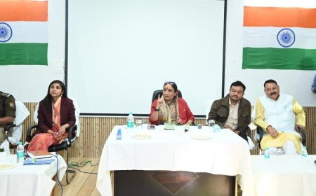 Kotdwar:-विधानसभा अध्यक्ष ऋतु खण्डूडी ने विधानसभा क्षेत्र से संबंधित विभिन्न सार्वजनिक समस्याओं के निवारण हेतु जिला स्तरीय अधिकारियों के साथ की महत्वपूर्ण बैठक