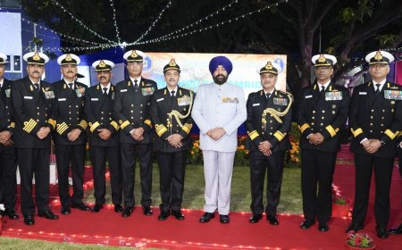 Dehradun:-राष्ट्रीय जल सर्वेक्षण कार्यालय में नौसेना दिवस के अवसर पर आयोजित कार्यक्रम में शामिल हुए राज्यपाल गुरमीत सिंह