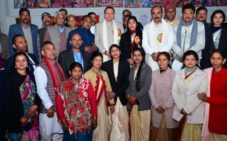 Almora:-सरस्वती शिशु मंदिर ताड़ीखेत में सीएम धामी ने विद्यार्थियों से किया संवाद कहा-2047 का भारत आज के बच्चों के संकल्प से बनेगा