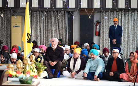 वीर बाल दिवस पर सीएम ने दून में गुरुद्वारे पर टेका माथा