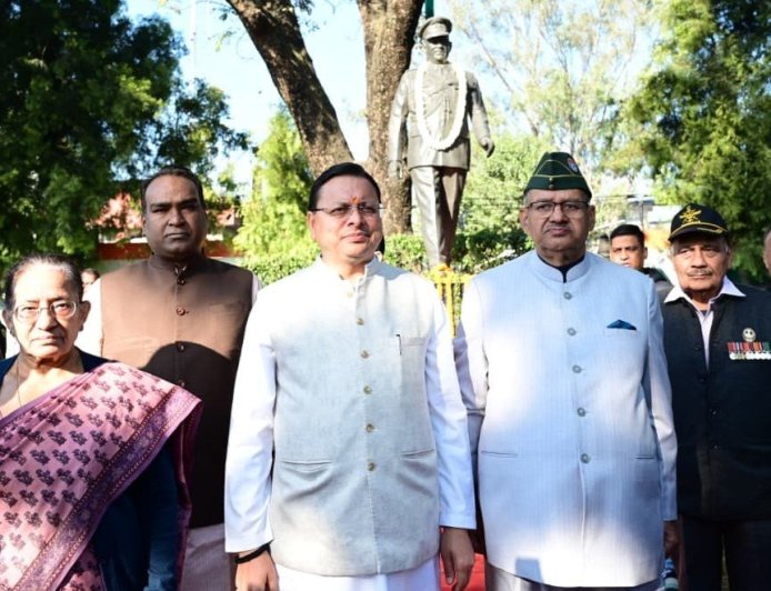 Dehradun:-भारत के प्रथम चीफ ऑफ डिफेंस स्टाफ स्व.जनरल बिपिन रावत की चतुर्थ पुण्यतिथि पर सीएम धामी ने उनकी प्रतिमा पर पुष्पचक्र अर्पित कर दी श्रद्धांजलि