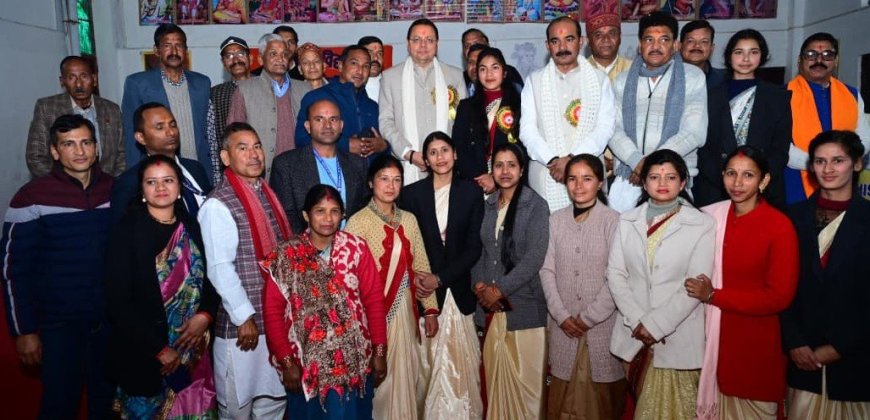 Almora:-सरस्वती शिशु मंदिर ताड़ीखेत में सीएम धामी ने विद्यार्थियों से किया संवाद कहा-2047 का भारत आज के बच्चों के संकल्प से बनेगा