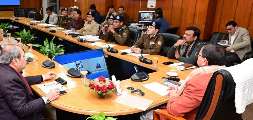 Uttarakhand:-मुख्यमंत्री पुष्कर धामी का अधिकारियों को सख्त निर्देश-राज्य में कानून-व्यवस्था से खिलवाड़ करने वाले तत्वों पर करें सख्त कार्रवाई