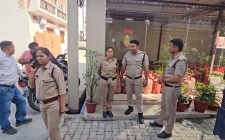 हरिद्वार में छापेमारी: संदिग्ध गैस सिलेंडर के जखीरे का खुलासा, हंगामाखेज स्थिति पैदा