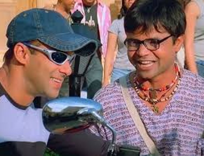 राजपाल यादव के समर्थन में सलमान खान: अवॉर्ड शो में मजाक के बाद आई मदद