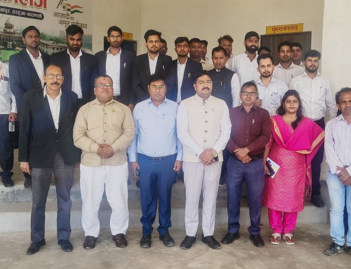 स्वामी विवेकानंद लॉ कॉलेज में ‘पेशेवर नैतिकता’ पर संगोष्ठी: अधिवक्ताओं ने ईमानदारी का दिया पाठ