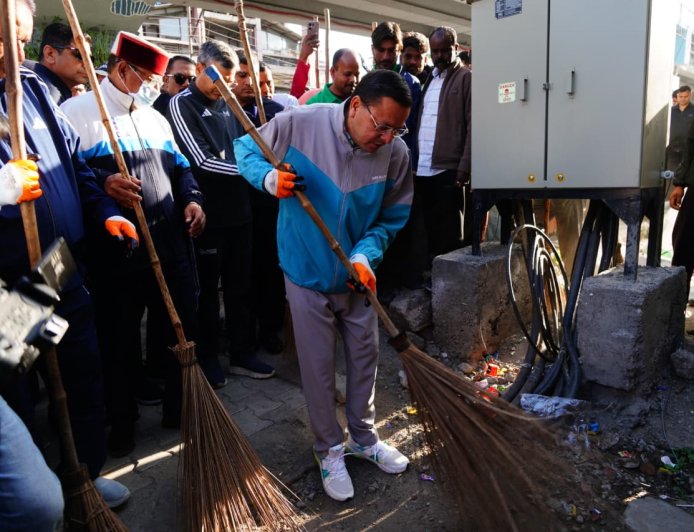 स्वच्छता के प्रति जागरूकता बढ़ाने के लिए CM धामी का सक्रिय प्रयास - Kharchaa Pani