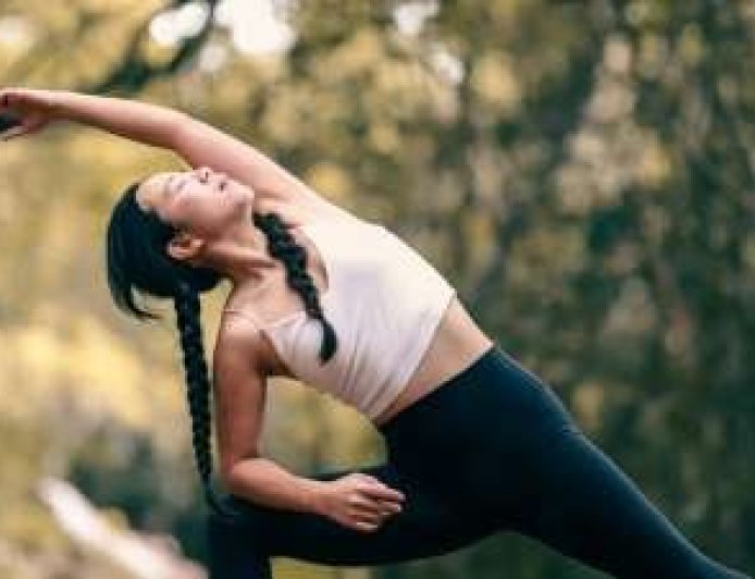 दिन की शुरुआत योगासन से करें, ऊर्जा से भरपूर रहें हर पल