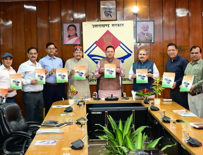 सीएम पुष्कर सिंह धामी ने PWD की मास्टर प्लान बुक का विमोचन किया, जानिए इसके विशेष पहलू