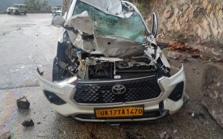 राष्ट्रीय राजमार्ग-07 पर सम्राट होटल के निकट पत्थर गिरने से वाहन दुर्घटनाग्रस्त, त्वरित चिकित्सा सहायता से घायलों को मिली राहत