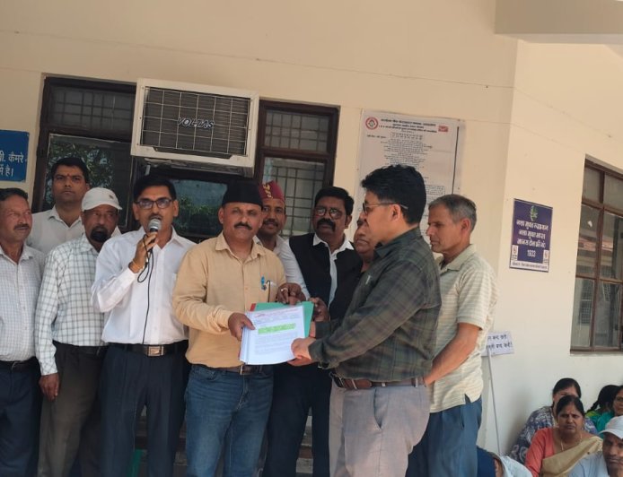 रुद्रप्रयाग में जूनियर हाई स्कूल शिक्षकों की हुंकार रैली, 13 मांगों के लिए शासन के खिलाफ सशक्त प्रदर्शन