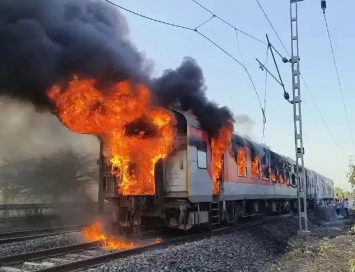 राजधानी एक्सप्रेस पर हमले की साजिश का भंडाफोड़, ट्रेन सुरक्षा को लेकर बढ़ी चिंता