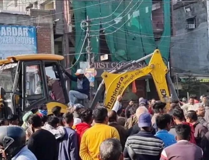हरिद्वार में अतिक्रमणकारियों पर बड़ा एक्शन, 15 दिनों में चलेगा बुलडोजर!