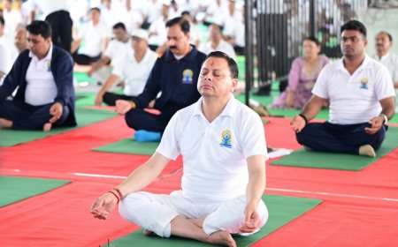 सीएम धामी ने 12वें अंतर्राष्ट्रीय योग दिवस पर बनबसा में सामूहिक योगाभ्यास किया, शारदा कॉरिडोर परियोजना का किया अवलोकन