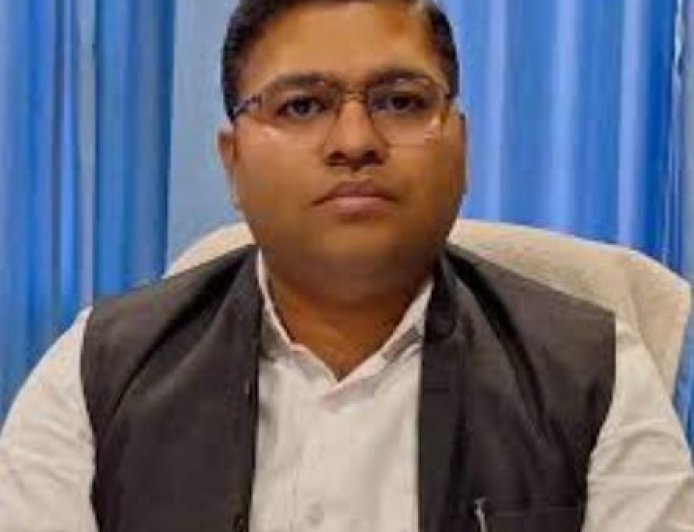 रुद्रप्रयाग के जिलाधिकारी विशाल मिश्रा ने ‘सर्वश्रेष्ठ जिलाधिकारी 2026’ की सूची में स्थान पाया