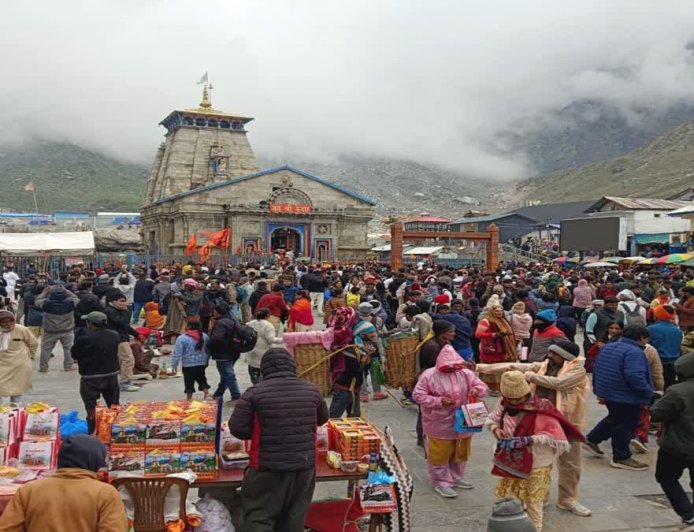KEDARNATH YATRA 2026: केदारनाथ यात्रा में मूसलाधार वर्षा का खतरनाक असर, यात्रा पर लगा ब्रेक