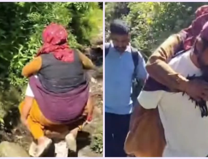 सड़क की कमी ने बढ़ाई मुश्किलें! 4 किलोमीटर पैदल बीमार महिला को अस्पताल पहुंचाया गया