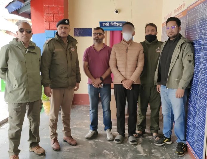 SIT ने CCTV फुटेज से किया बड़ा खुलासा!, आरोपी प्रमोद ने मोबाइल के नीचे छिपाए कीमती सामान