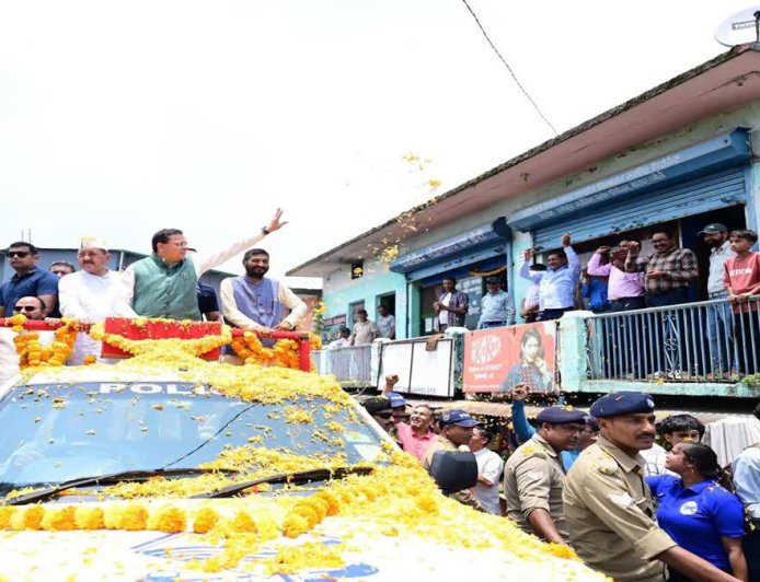 गोपेश्वर रोड शो: सीएम धामी का भव्य स्वागत, करोड़ों की विकास परियोजनाओं की घोषणा