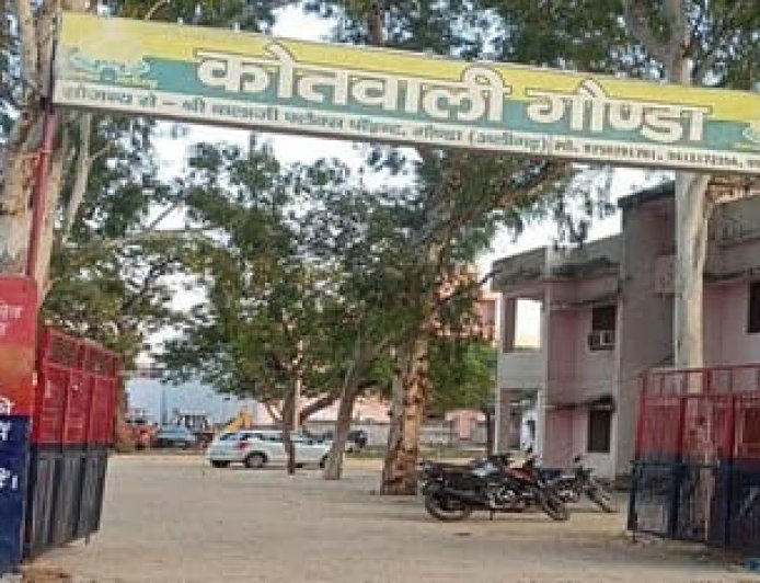 पुलिस से भिड़े मोबाइल चोरी के आरोपी के परिजन, उपनिरीक्षक को आई चोट