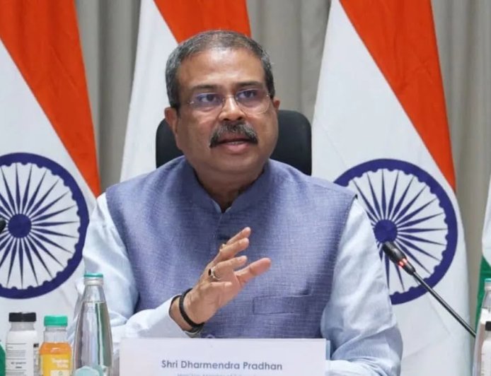 केंद्रीय शिक्षा मंत्री धर्मेंद्र प्रधान का इस्तीफा: क्या है पीछे की वजहें और आगे की राह?